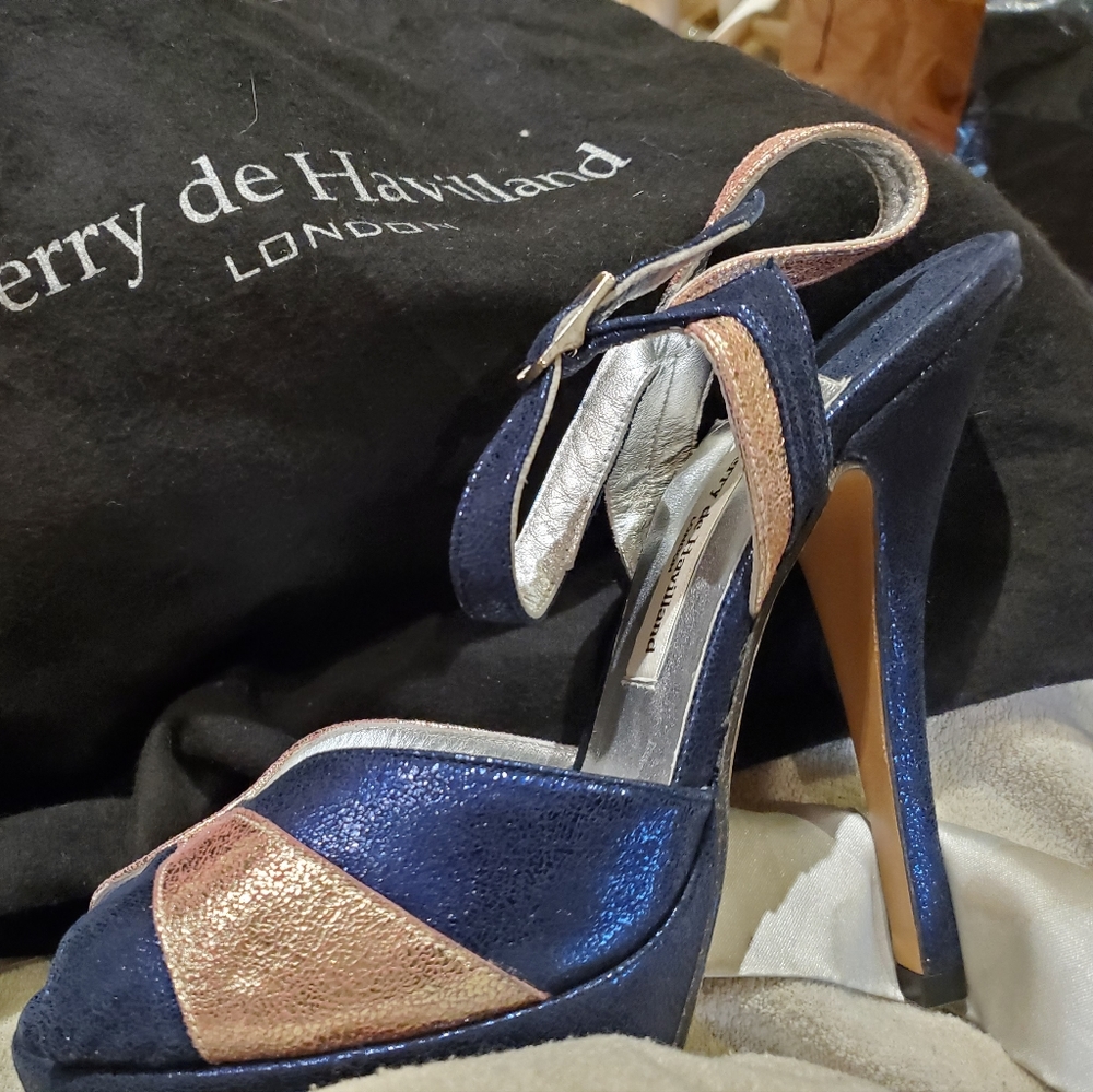 Nwob $585 Terry de Haviland heels - Picture 1 of 4